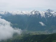 Dalla cima uno sguardo verso la Valle centrale