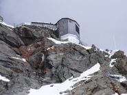 Lo sperone roccioso con la Cabane de Bertol (foto di I.Turcato)