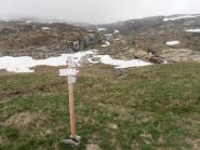 02 - cartello incrocio sentieri a quota 2210