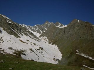 Il canalone che porta al passo