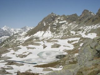 Il Lago Vercellina ancora coperto