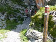 oltre il passo, continuando dir,N, si continua sull'Alta via monti liguri