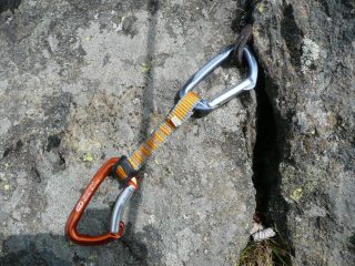 Antico chiodo in fessura