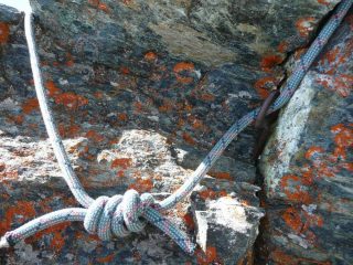 Sosta con vecchio chiodo prima della placca