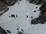 in discesa tratto difficile su neve