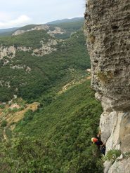 Uscita dalla fessura verticale della L4 e inizio del traverso sotto la fascia strapiombante
