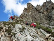 traccia sulla sx che porta all'attacco della ferrata