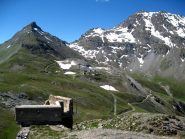 A sx la vetta a dx il Signal de Petit Mont Cenis