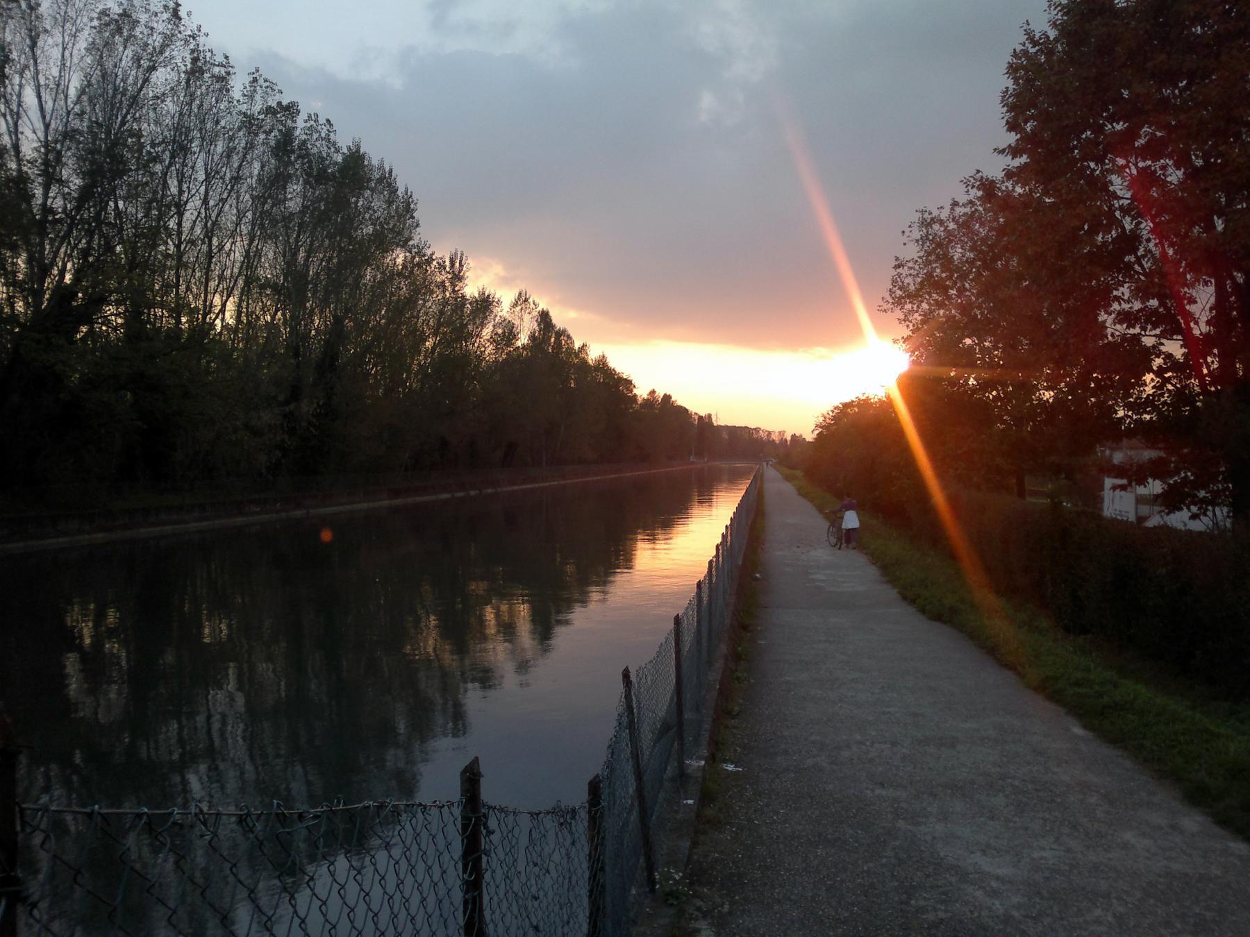 Pista presso il Canale Derivatore AEM di Bertolla