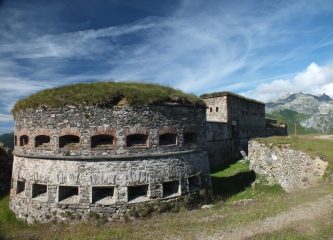 Fort Central e Rocca dell'Abisso sullo sfondo.