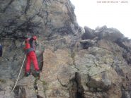 Posizionamento di un ancoraggio nuovo per la seconda -salendo- corda fissa.