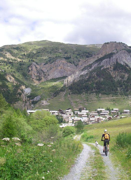 scendendo da Le Laus vs Cervieres