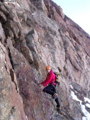 Le rocce a destra del canale