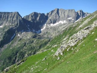 Dalla cresta di salita , vista sul Lago Lasin, meta di discesa 