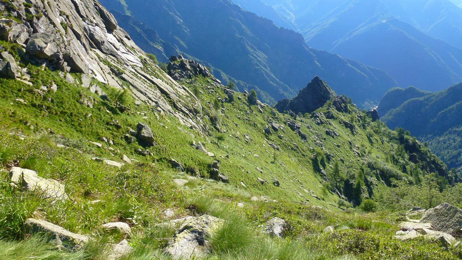 Cima di Lasin e a sx la Bocchetta di Pianei seminascosta