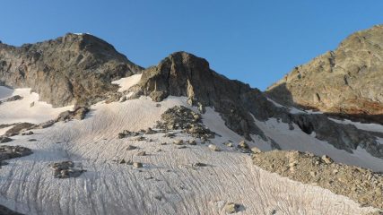 A sx la cima Pagarì