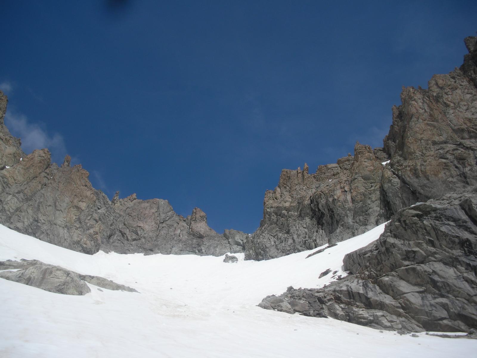 il dentino ben visibile a sx del colle..