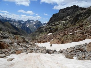 Sull' ultimo nevaio prima della rampa verso la cresta finale
