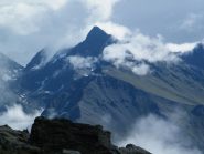 La Punta Garin emerge dalle nubi