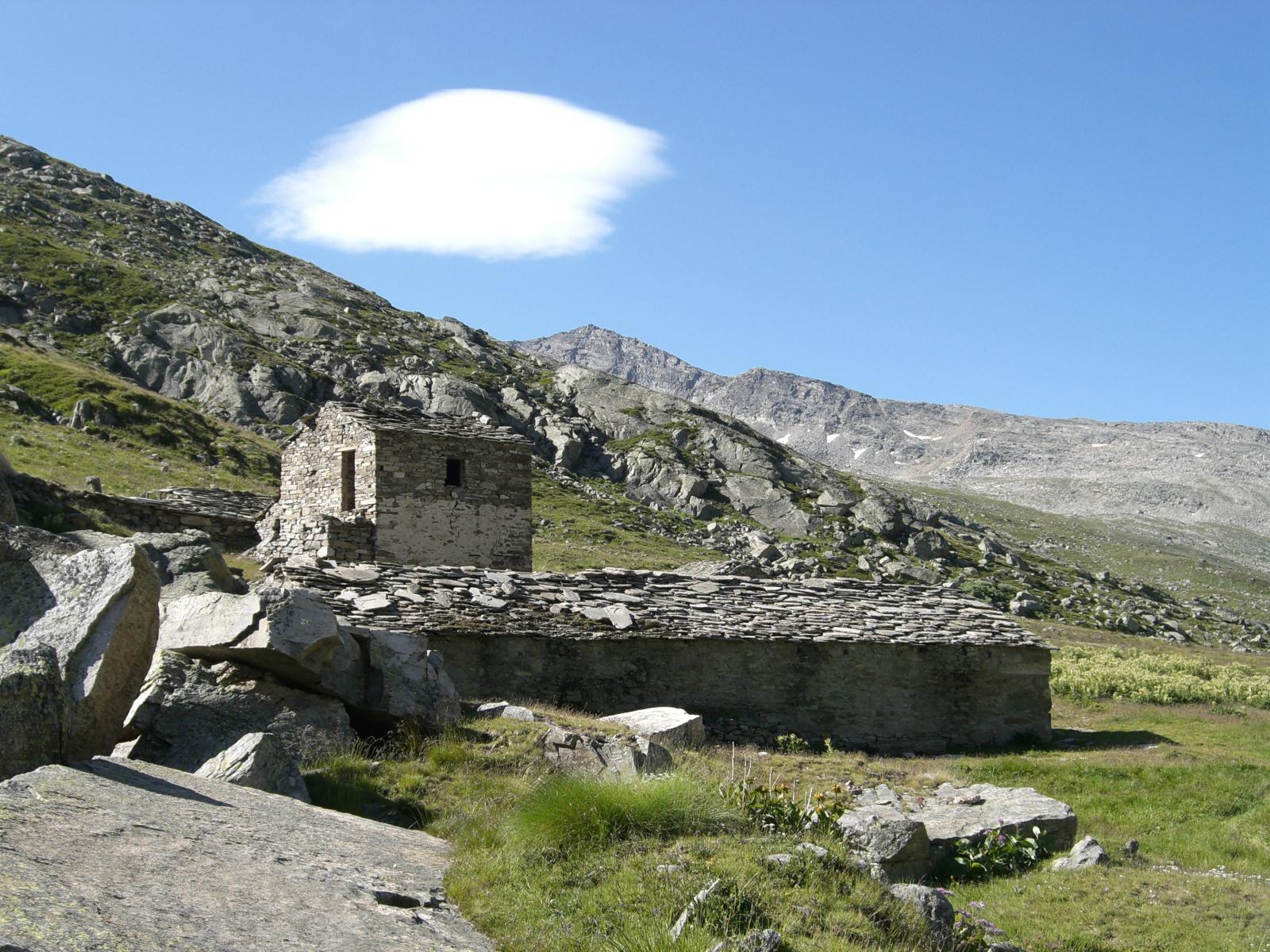 Alpeggio del Grand Collet, dal quale parte il tratto di salita verso il colle