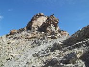 si costeggia sempre a sx