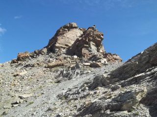 si costeggia sempre a sx