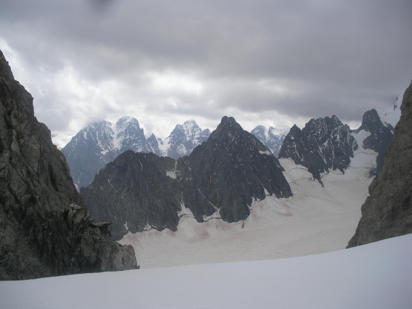 Dal Col Emil Pic..in primo piano la Gran Sagne e dietro il Pelvoux..