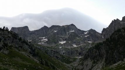 ...nube lenticolare sull'Argentera o foschia?