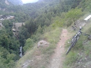 sentiero e ponte romano