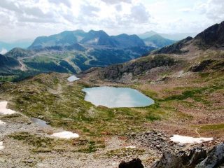 I laghi di terre rouge dalla bassa del drous