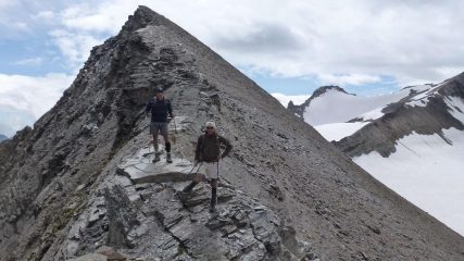 alle spalle di Beppe e Luciano la Cima d'OIN