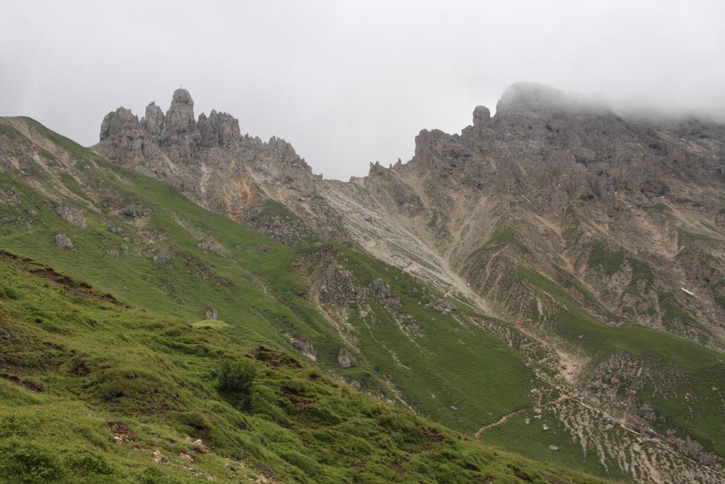 Sentiero di salita alla Forcella dei Denti di Terrarossa