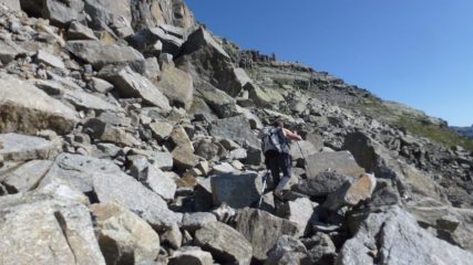 sulla pietraia nel traverso alto
