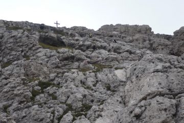Secondo tratto attrezzato e croce di vetta