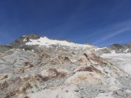 16 - dalla morena si vede come ormai il ghiacciaio sia diviso in due parti