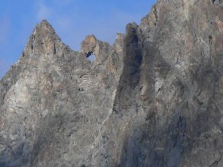 caratteristico foro passante del Morion