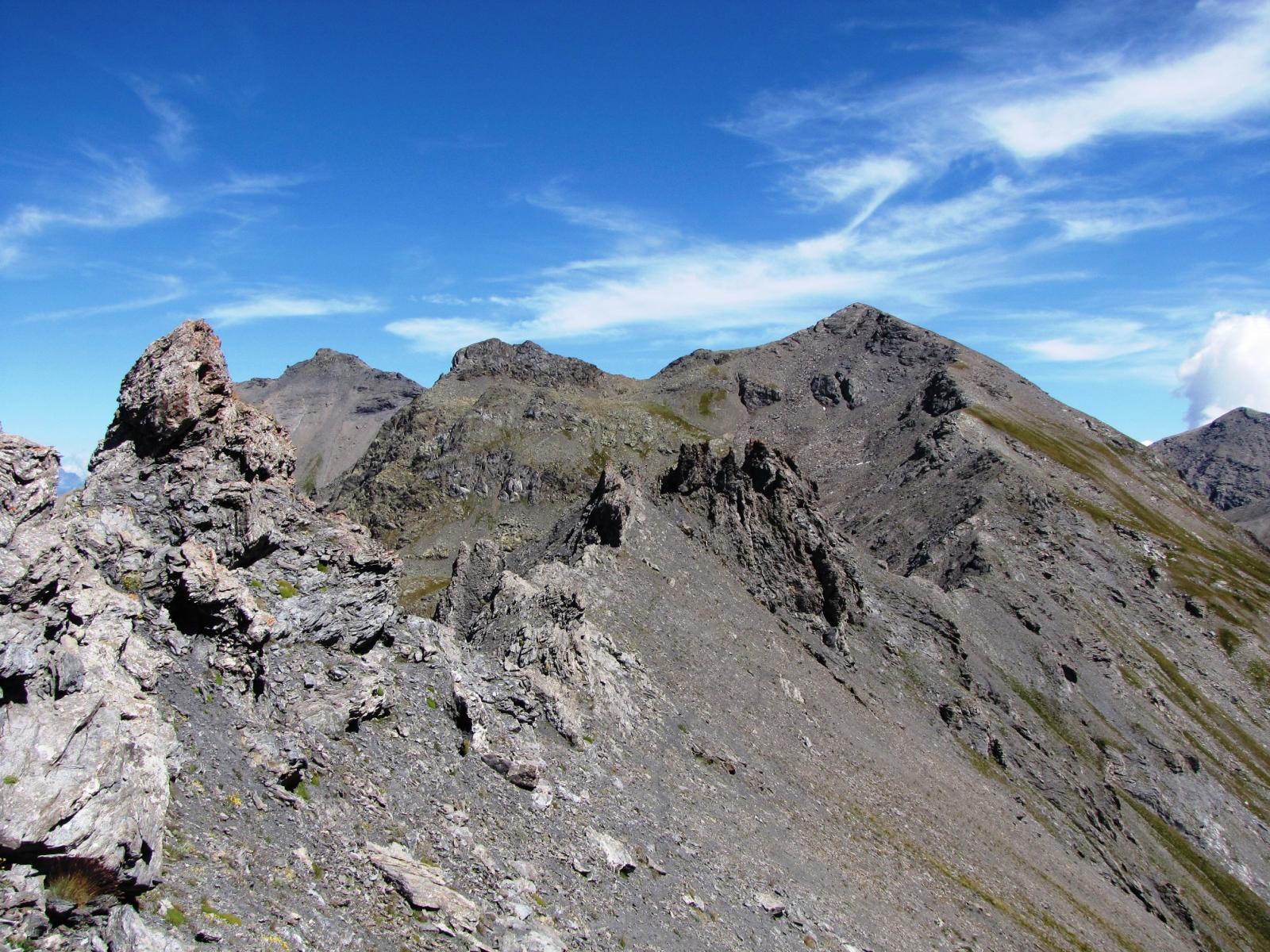 dalla cima del vallonetto la cresta che porta sul gran mioul