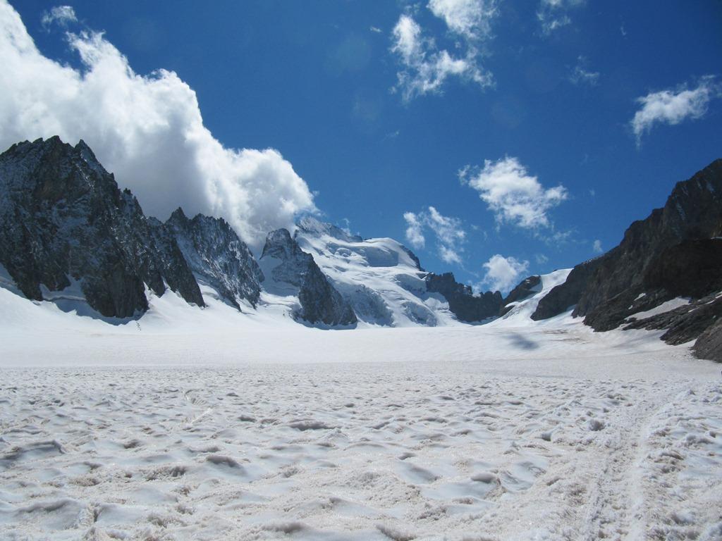 la parte più alta è invece agevole e panoramica. Siamo quasi n vista del rifugio.