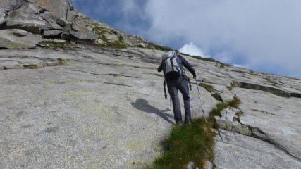 sulle placche verso la Cresta Est
