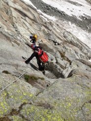 Inizia la discesa dal bivacco