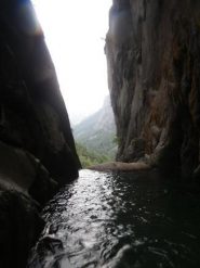 parte mediana le pareti si stringono