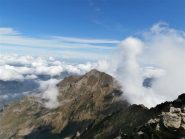 Lausetto e le nebbie versante lago della Rovina