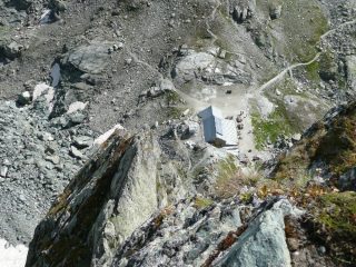 Il rifugio visto dopo il camino di L4