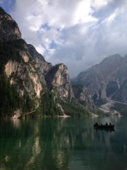 Il magnifico lago dove si può anche andare in barca