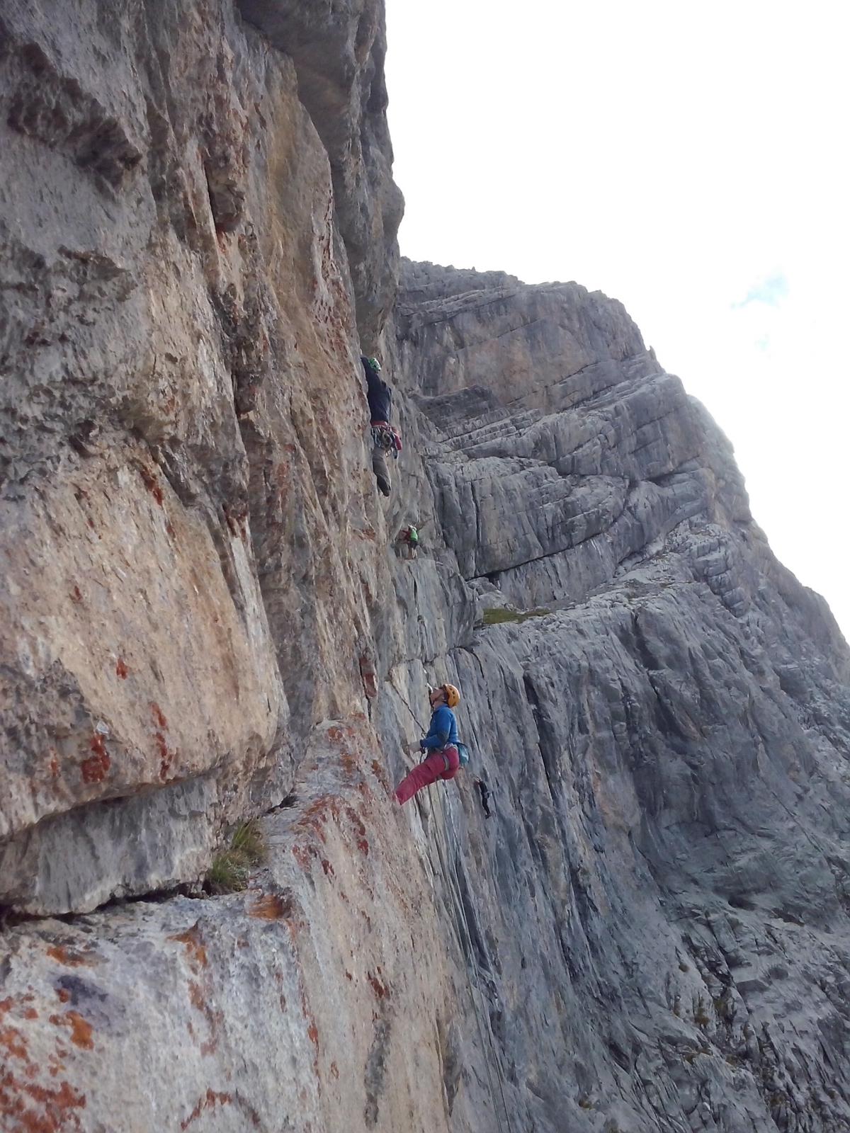 Extra credit: Matteo azzanna il 7b+ di “Sens unik” proprio accanto a noi
