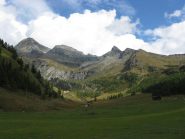 da Cheneil il vallone con Grand Tournalin, Petit Tournalin e Becca di Trecare