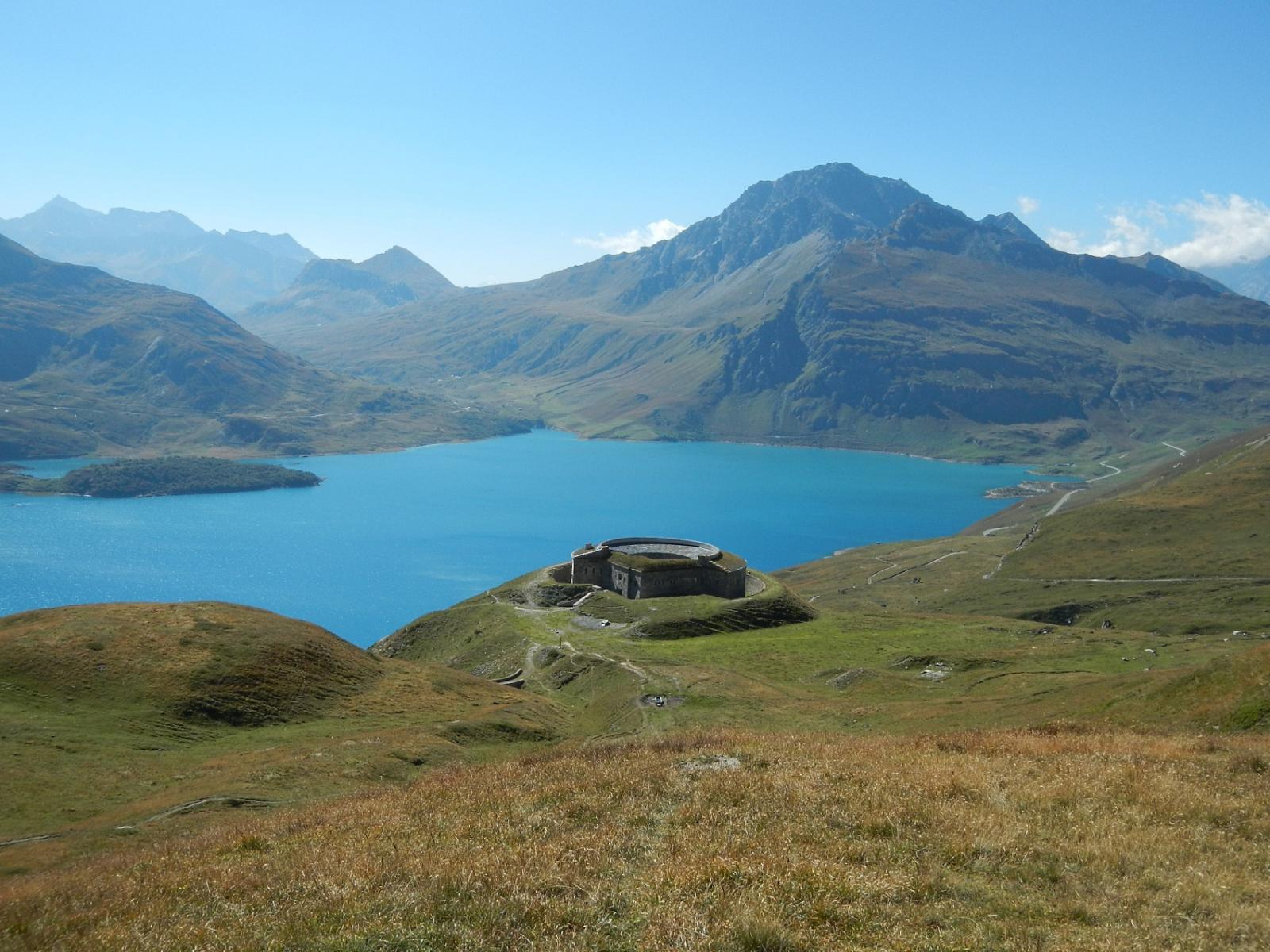 sul sentiero oltre il forte