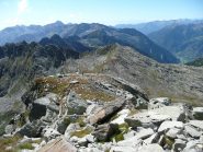 La cresta SE risalita, sotto è visibile la più modesta punta Lazoney