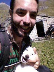 il cucciolo molto vivace alle grange del rio