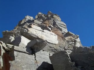 parte di cresta che fa accedere all'anticima-evitarla sulla dx